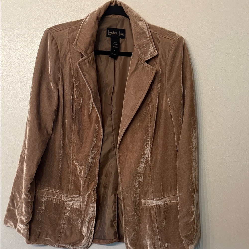 LONDONJEAN Women's Beige Velvet Blazer